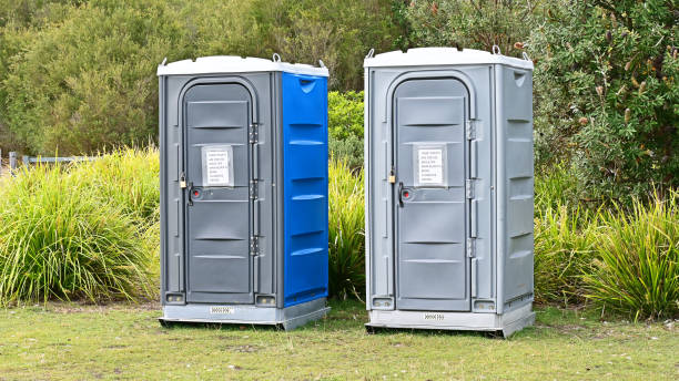 Best Standard Portable Toilet Rental  in Country Clu, MO